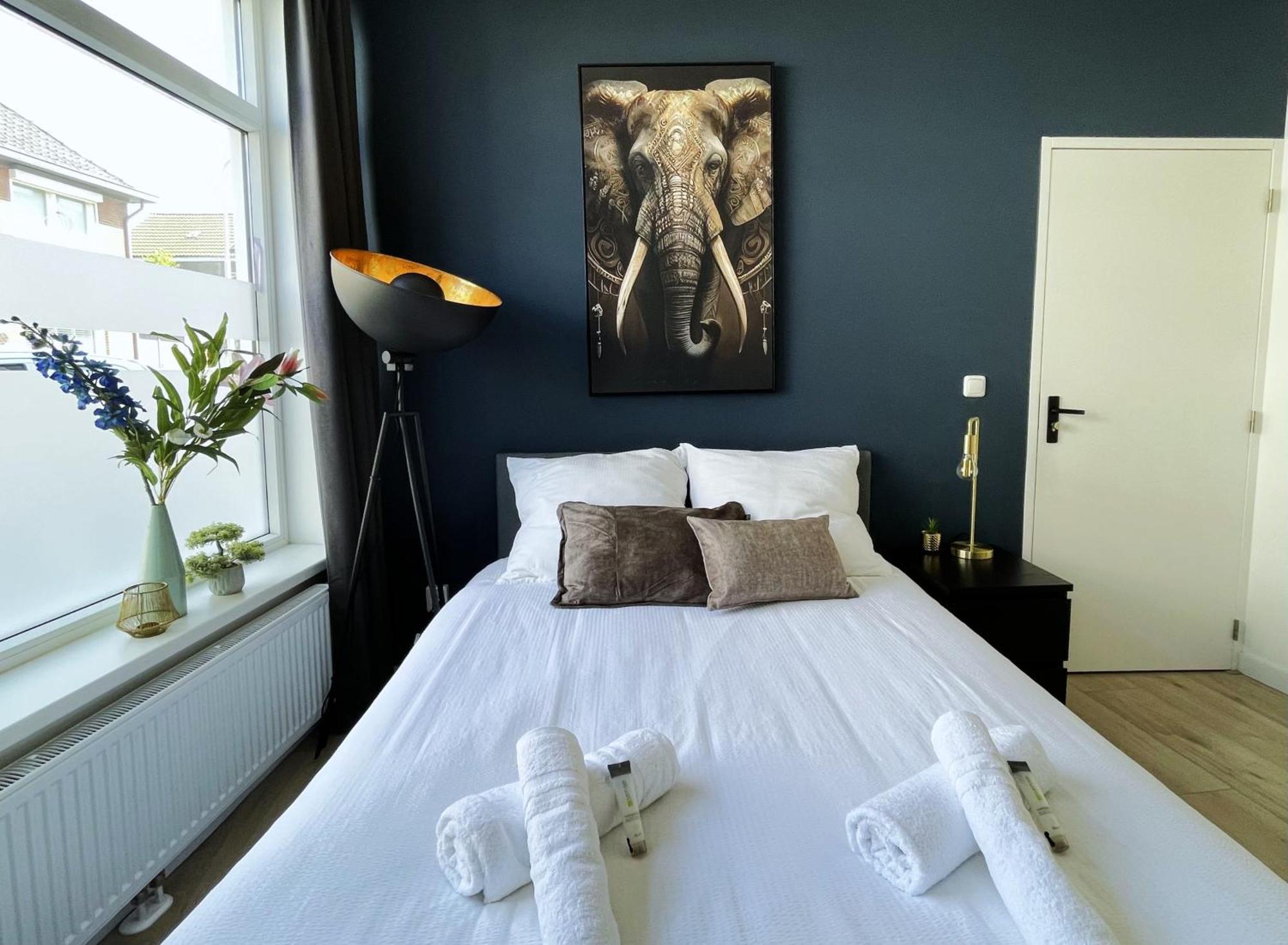 B&K Urban City Suites Tilburg Exterior photo